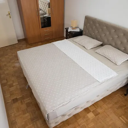 Naomi Apartment