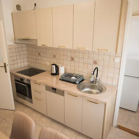 Naomi Apartment